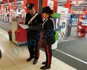 MONTESACRO - I Carabinieri di pattuglia all'interno del centro commerciale (1)