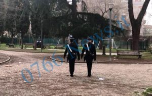 TRIONFALE - I Carabinieri all'interno di un parco